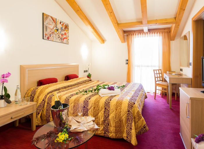 Bedroom 2, Bio Hotel Elite, Trento