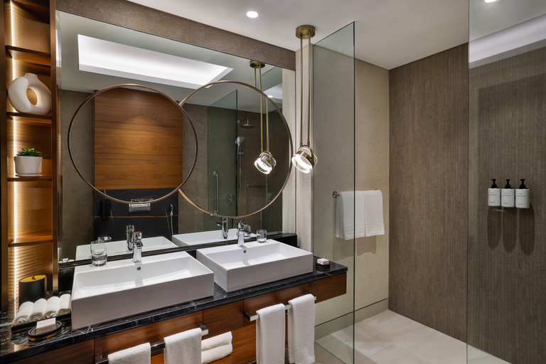 Bathroom 13