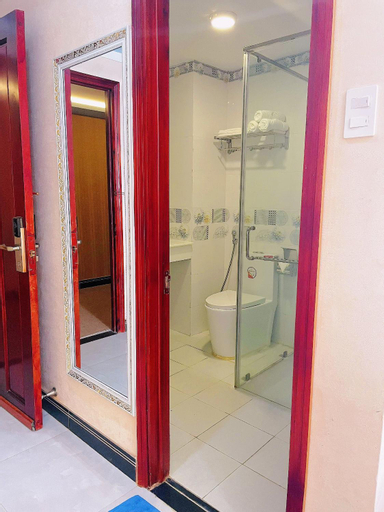 Bathroom 12