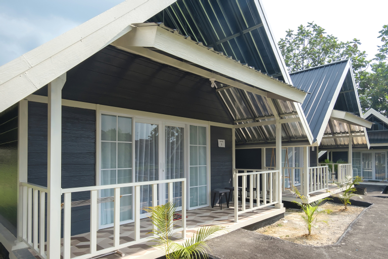 Exterior 14