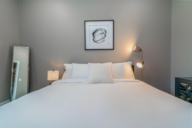 Room 3, Des Moines Luxe 1BD 1BA Downtown Apartment, Polk