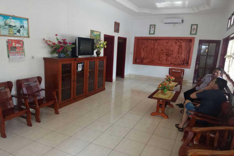 Public Area 26