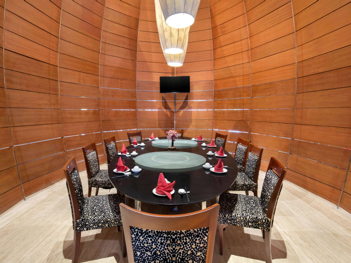 Dining Room 24