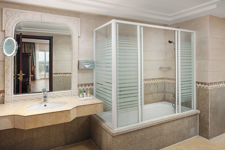 Bathroom 5, Palm Royale Resort - Soma Bay, Safaja