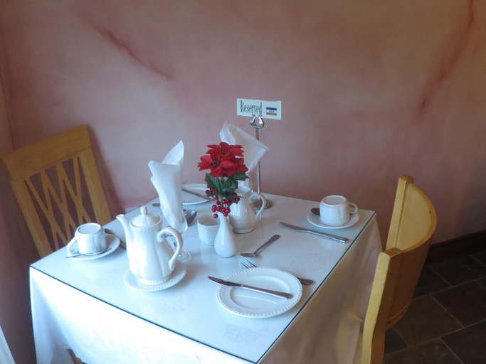 Others 5, Derghaven B&B, Hostel & Self Catering