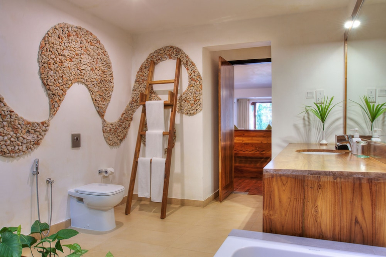 Bathroom 5, Deer Park Hotel, Hingurakgoda