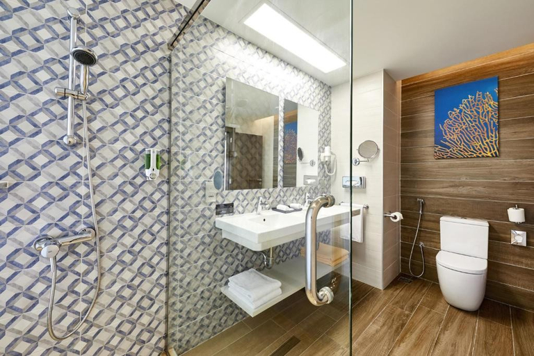 Bathroom 3, Hotel Riu Atoll, Kepulauan Maafushi