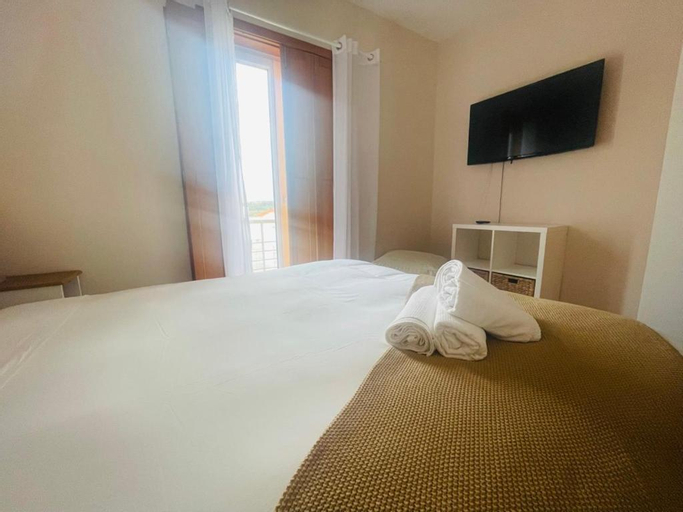 Bedroom 1, Casa Sonia Great location Quiet area Easy access, Óbidos