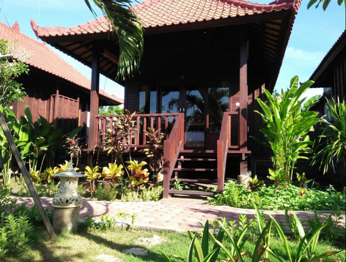 Exterior 6