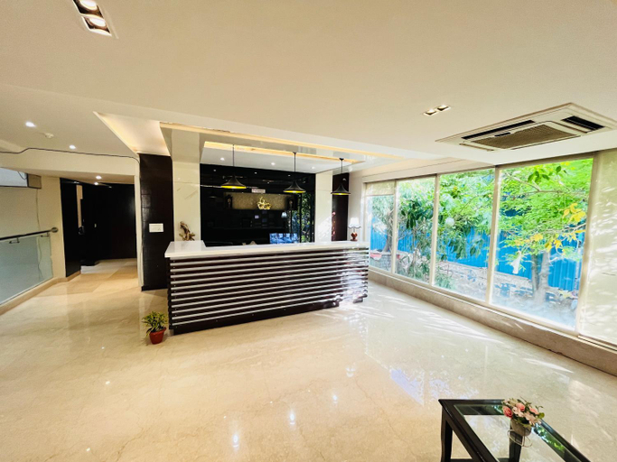 Public Area 3, Hotel Aura IP Grand Karkardooma Metro, Delhi