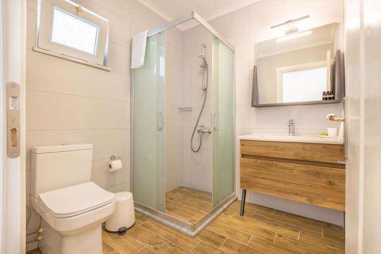 Bathroom 4, BASE SELİMİYE , Marmaris
