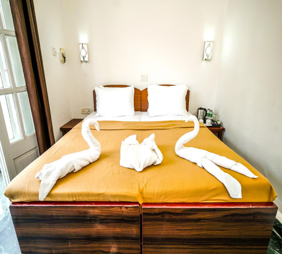 Bedroom 2, Grande Ave Maria Beach Resort, North Goa