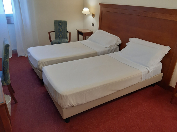 Bedroom 3, Hotel HR, Bari