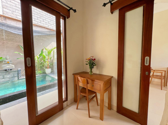 Others 5, Villa magica 2, Gianyar