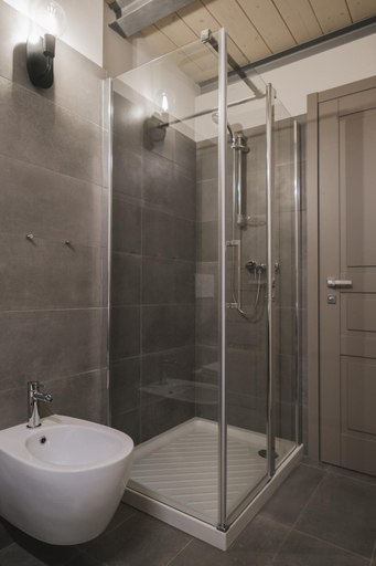 Bathroom 21