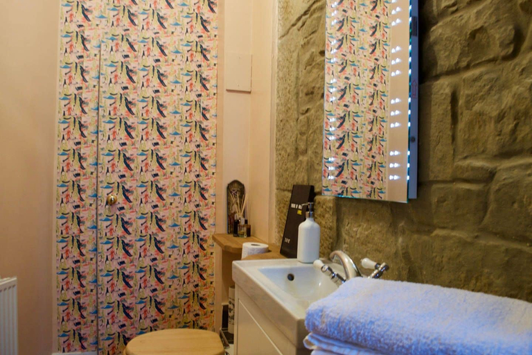 Bathroom 4, JOIVY Old Town Gem - Apartment With Great City Views, Edinburgh