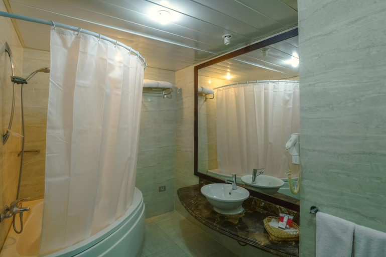 Bathroom 4, Porto Marina Apartments By Amer-Group, Al-Hammam