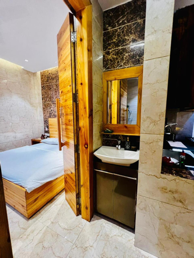 Divine Studios Rajouri Garden, West