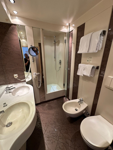 Bathroom 5, Hotel Aichtaler Hof, Esslingen
