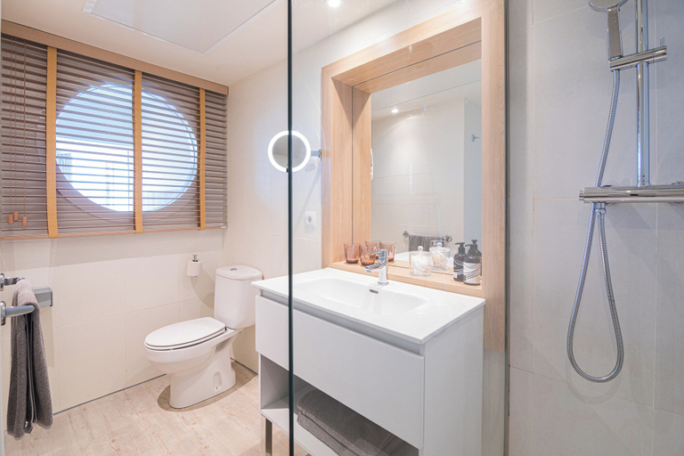 Bathroom 5, INNSiDE by Meliá Ibiza Beach, Baleares