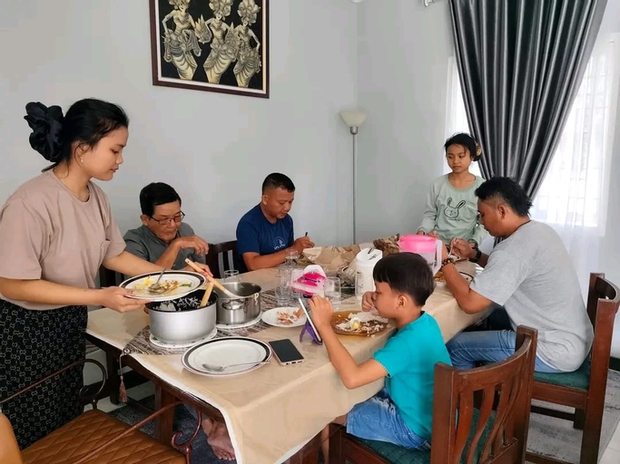 Dining Room 16