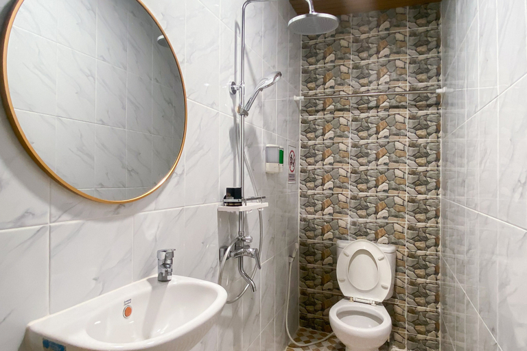 Bathroom 3, Homestay D3 Mitra RedDoorz, Batam