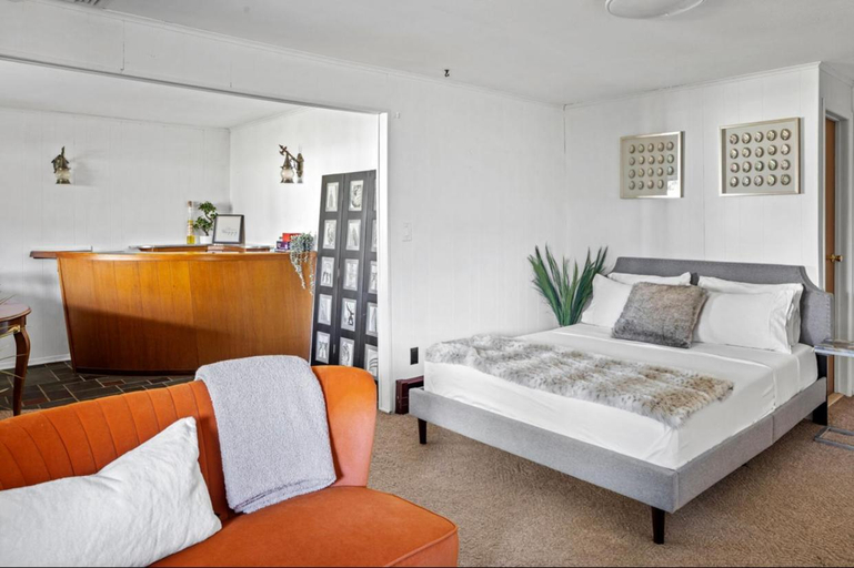 Bedroom, Cheerful Studio Getaway/Garden/By Lake State Park., Nassau