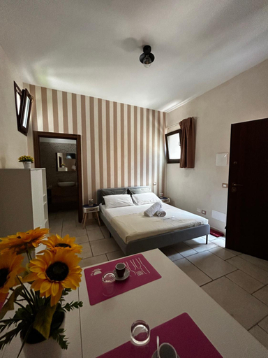Others 4, Standard Room, Taranto