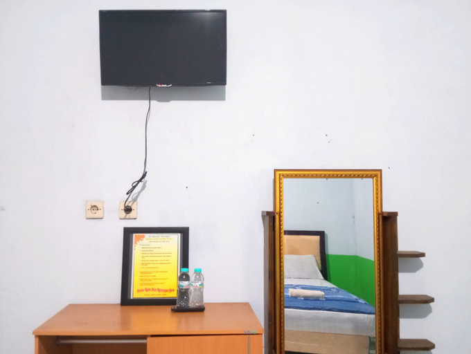 Others 4, Puspa Tiara Syar'i Guci Mitra RedDoorz, Tegal