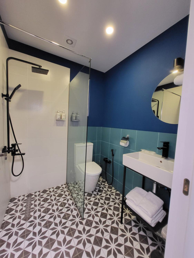 Bathroom 3, Sololaki Inn, Tbilisi