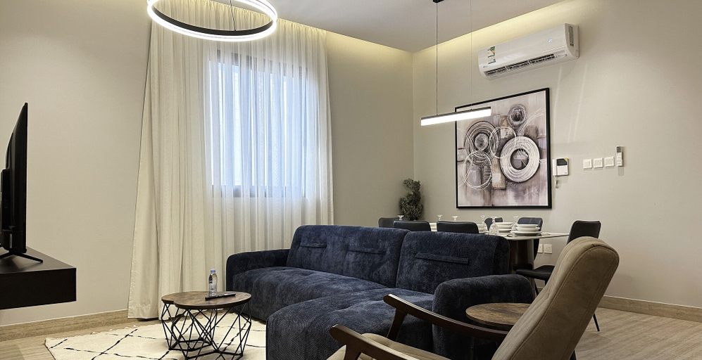 Others 3, Kease Malqa B5-1 Royal Touch GX94, Riyadh