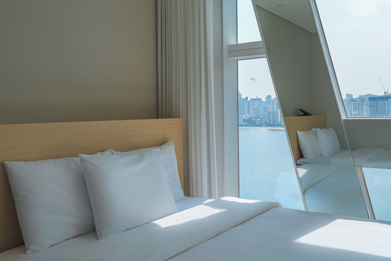 Bedroom 4, The Marine View Hotel, Suyeong