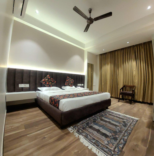 Bedroom 2, Hotel Alpine Plaza, Ambala