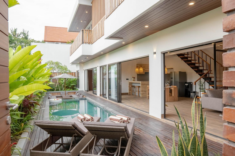 Dani Villa Tumbak Bayuh, Badung