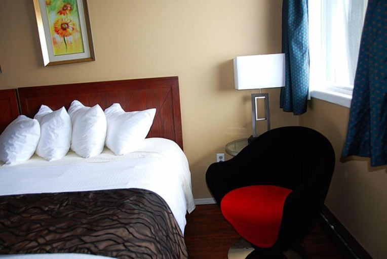 Bedroom 3, Best Lodge Motel, Division No. 10