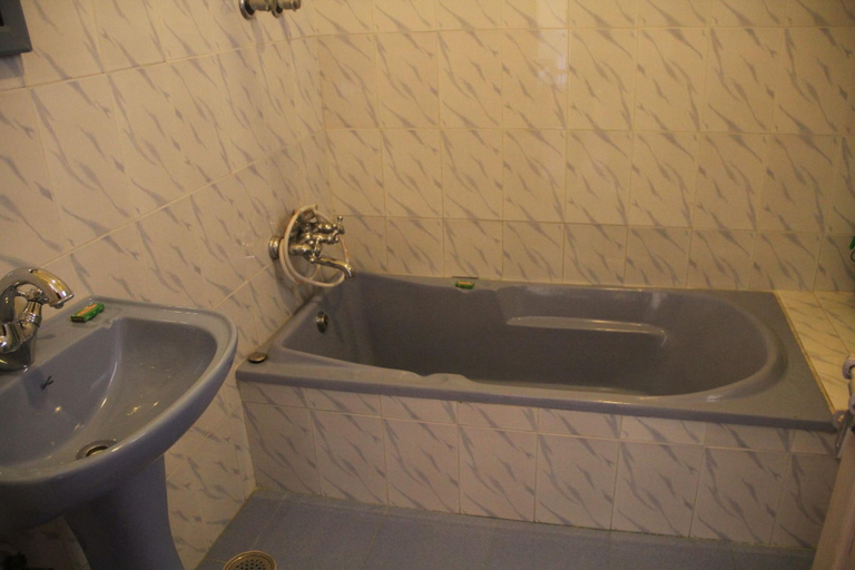 Bathroom, Hotel Lake Side, Gandaki