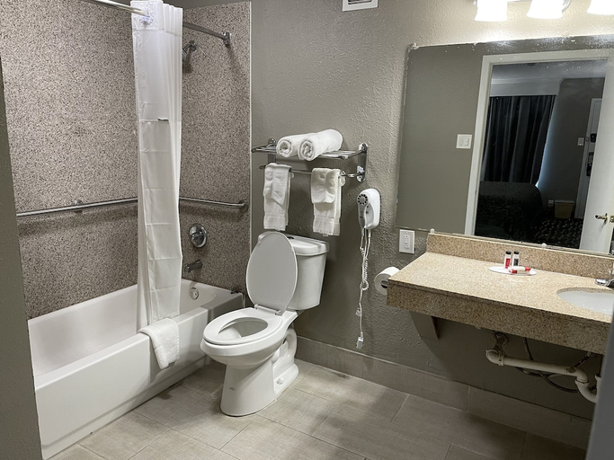 Bathroom 3, Collierville Germantown Area, Shelby