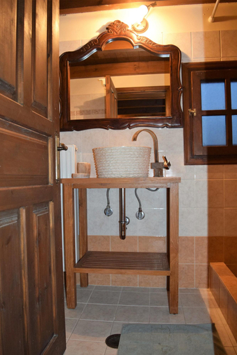 Bathroom 4, Petrino, South Aegean