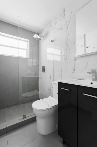 Bathroom, ULTRA relaxing 2 bed beach&boardwalk apt, Broward