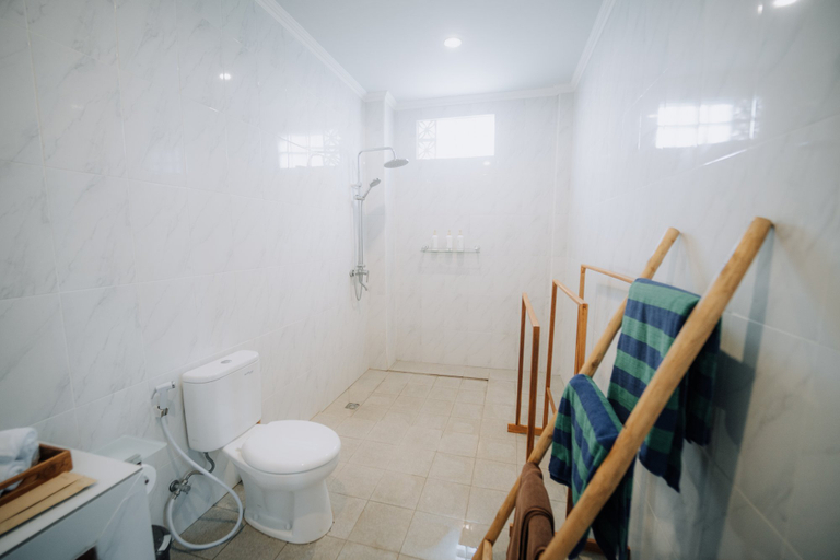 Bathroom 3, Villa Mitra Dua, Badung