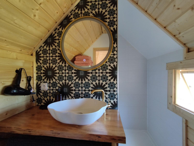 Bathroom 13