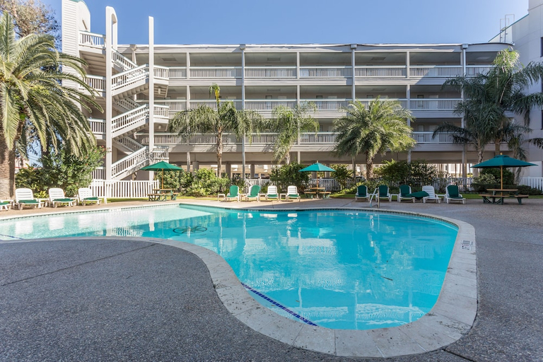 Sport & Beauty 4, Casa Del Mar Beachfront Suites, Galveston
