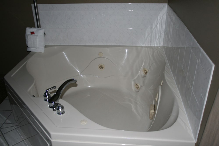 Bathroom 4, Red Lion Inn & Suites Grimes, Polk