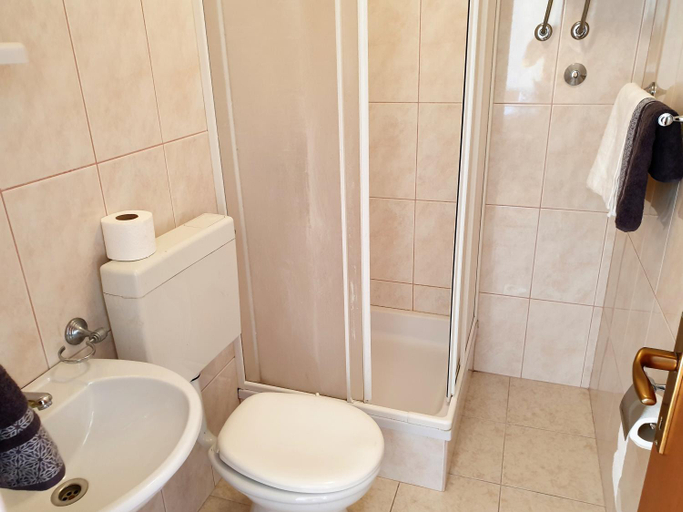 Bathroom, Guest House MIRA, Novalja