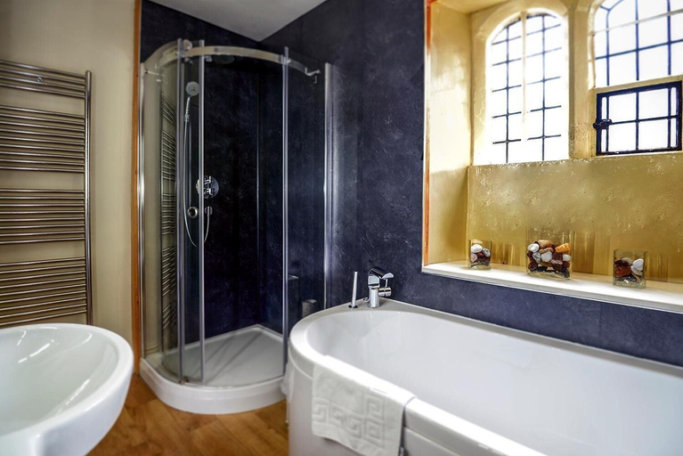 Bathroom 4, Biggin Hall Hotel, Derbyshire
