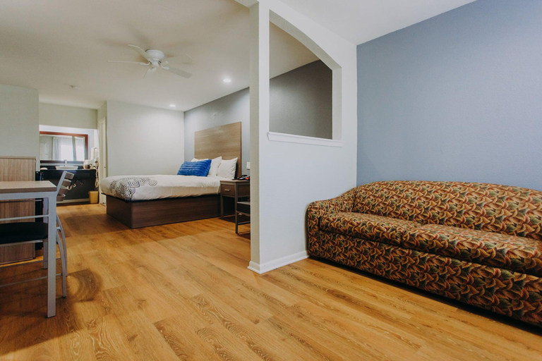 Bedroom 3, Passport Inn & Suites Kemah, Galveston