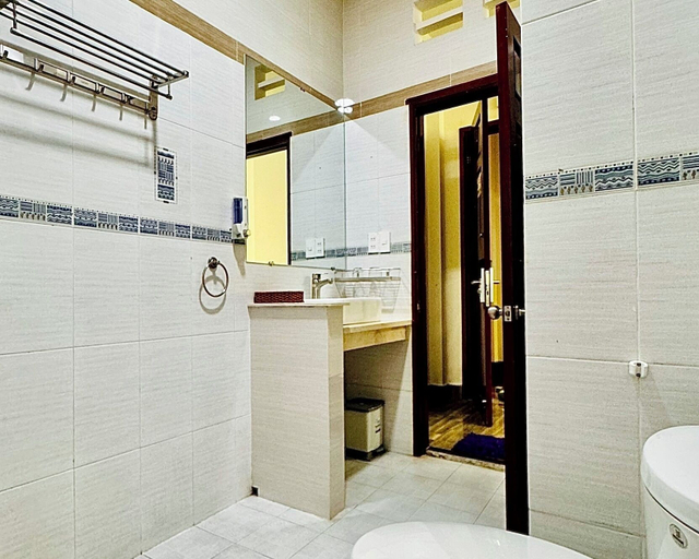 Bathroom 3, Duc Phuc Hotel, District 12