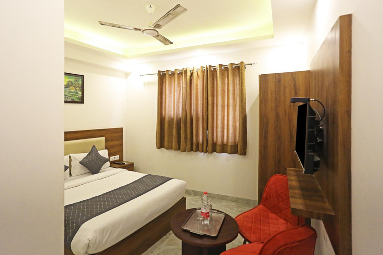 Bedroom 3, Hotel De Clark Residency Delhi Airport, Delhi