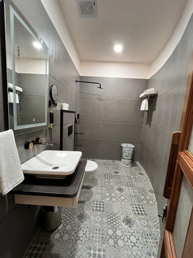 Bathroom, NEELAM FORESTERIA RESORT, Hoshangabad
