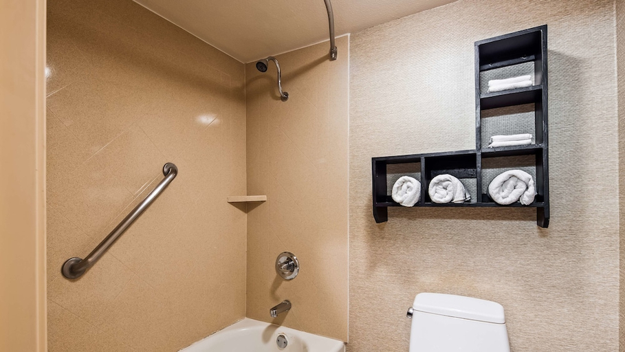 Bathroom 4, Best Western Brentwood Inn, Contra Costa